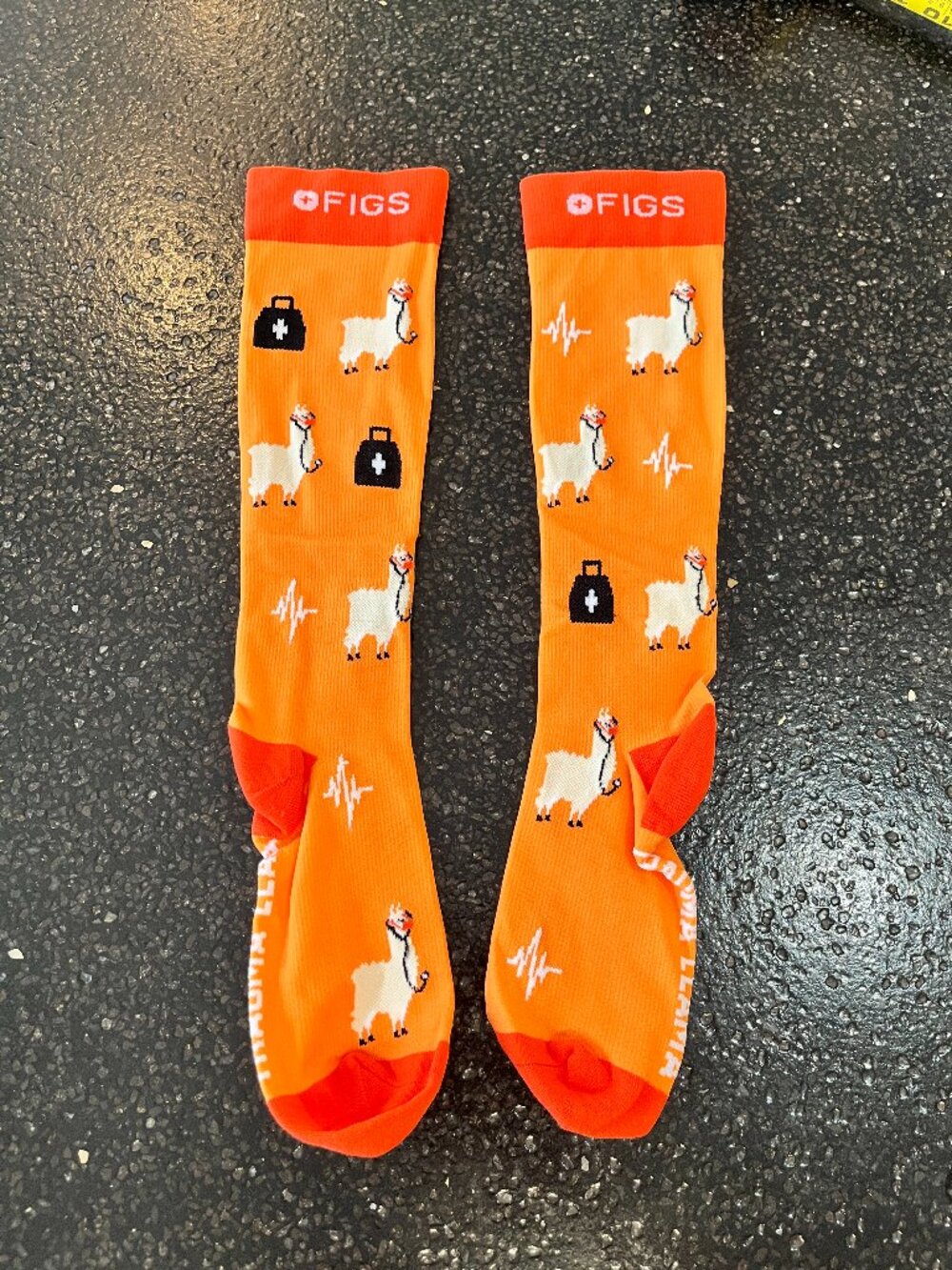 FIGS Compression Trauma Llama Medical Nurse Socks Large Orange*Flaw